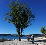 Seepromenade und Strand von Padenghe sul Garda / Moniga del Garda